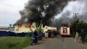 Antalya'da toptancı halinde yangın