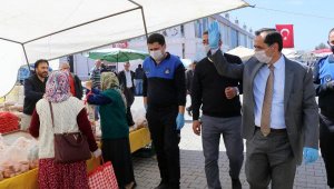 Başkan Yılmaz, sebze ve meyve pazarını inceledi