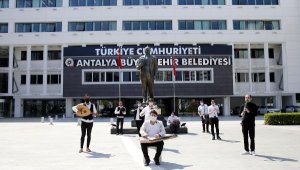 Büyükşehir personeli ve huzurevi sakinlerine konser