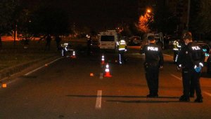 Çarptığı yayayı 100 metre sürükleyip, ölümüne neden olan sürücü aranıyor