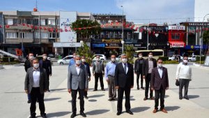 CHP'den Atatürk Anıtı'na çelenk