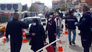 Elmalı pazarında koronavirüs tedbirleri