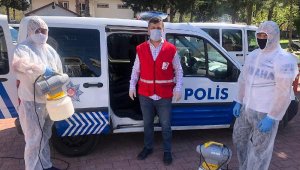 Emniyet araçlarını ücretsiz dezenfektan yapıyor