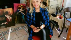 Evini galeriye dönüştürdü