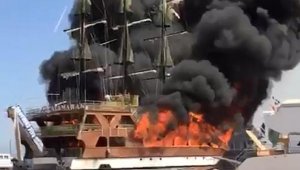 Gezi teknesinde yangın