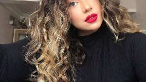 İletişim öğrencileri, duygularını şiir ve şarkılarla dile getirdi