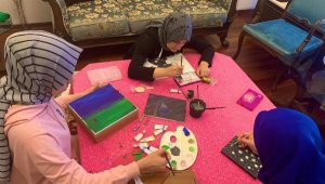 Karaloğlu ailesinden 'Hayat eve sığar' çağrısı