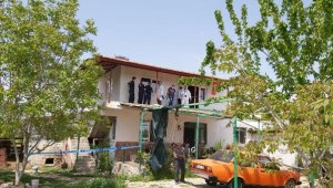 Kendini asarak yaşamına son verdi