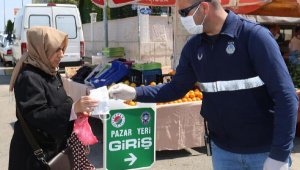 Kepez Belediyesi, pazarlarda 2 günde 27 bin 800 maske dağıttı