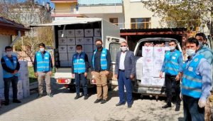 Korkuteli'de gıda kolileri dağıtılıyor