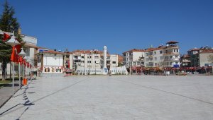 Korkuteli'de sokaklar sessizliğe büründü