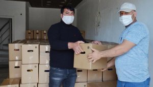 Muhtardan gıda yardımı