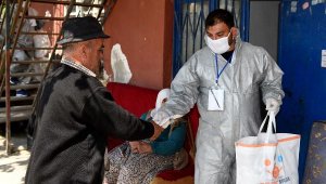 Muratpaşa'da maske dağıtımı devam ediyor