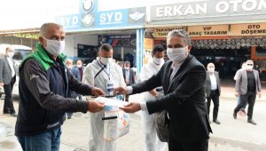 Muratpaşa'da sanayi esnafına maske dağıtıldı