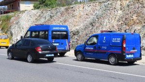 Otomobiline çarpan sürücüyü takip edip, tabancayla yaraladı