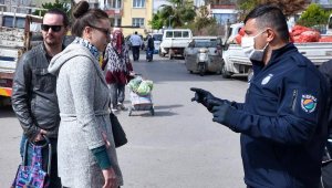 Pazarda maske zorunluluğuna uymayanlara zabıtadan uyarı