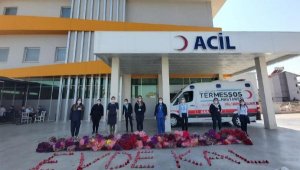 Sağlıkçılardan çiçeklerle 'Evde Kal' çağrısı