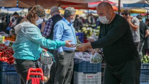 Semt pazarlarında sıkı koronavirüs önlemi