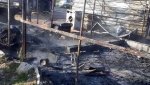 Serik'te işçi barakaları yandı