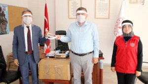 Serik'te siperlikli maskeler dağıtıldı