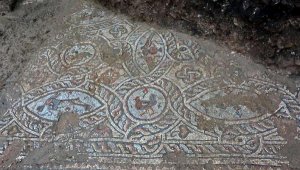 Side'de inşaat kazısında Roma dönemine ait mozaikler bulundu