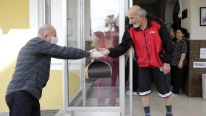 Timur dedeye doğum günü sürprizi