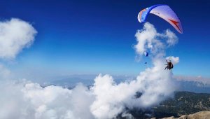 Yamaç paraşütçüleri sportif uçuşları iptal etti