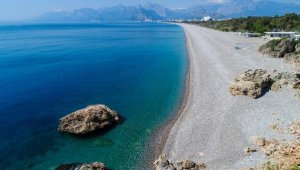 Yasağın son gününde Antalya'da sessizlik hakim