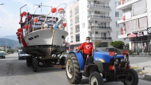 Yat üstünde bayram kutlaması