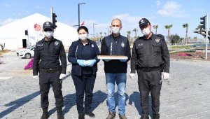 Zabıtadan polislere tatlı