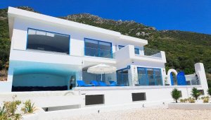 'Sıfır temaslı' lüks villa tatiline yoğun ilgi