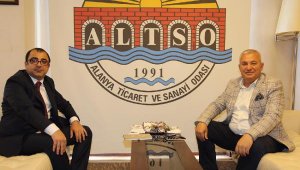 Alanya'daki yerleşik yabancılara Türkçe kursu