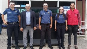 Alanyalı gençlerden siperli maske desteği