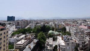 Antalya'da pazar günü 41 derece ile 91 yılın sıcaklık rekoru bekleniyor