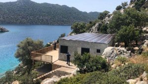 Antalya'da, salgın sürecinde sit alanına yapılan kaçak villa mühürlendi