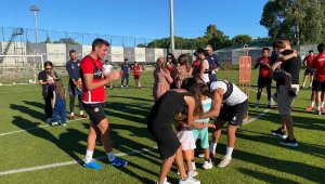 Antalyaspor antrenmanına ailelerinden anlamlı ziyaret