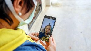 Babalarına gönderdiği çocuklarına salgın nedeniyle kavuşamıyor