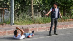 Bariyerleri aşıp karantina bölgesinden kaçan 2 kişi yakalandı