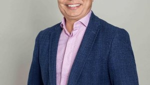 Başkan Uysal'dan sanatçılara destek