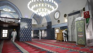 Büyükşehir, camileri cuma namazına hazırlıyor