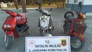 Çaldıkları motosikletleri uyuşturucu madde karşılığı satmışlar