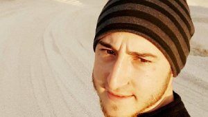 Devrilen iş makinesinin yaralanan operatörü, hastanede yaşamını yitirdi