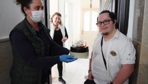 Down sendromlu Umutcan'a doğum günü sürprizi