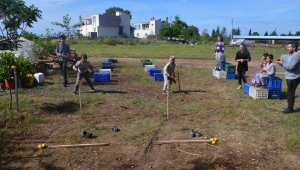 Evde sıkılınca kendilerine 'Deniztepesi Survivor' parkuru kurup, yarıştılar