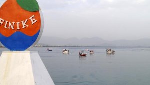 Finike'de 19 Mayıs denizde kutlandı