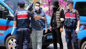 Hırsızlık suçundan yakalandı, gazetecileri, 'Çıkınca hesaplaşacağız' diyerek tehdit etti