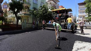 Kepez'den iki mahalleye 11 bin ton sıcak asfalt