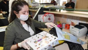 Kitap okuyan 500 çocuğun hediyesi kargoya verildi