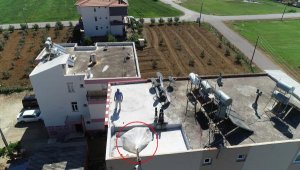 Komşusuna dronla ekmek gönderdi lar