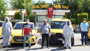 Konyaaltı, taksi ve taksi duraklarını dezenfekte ediyor